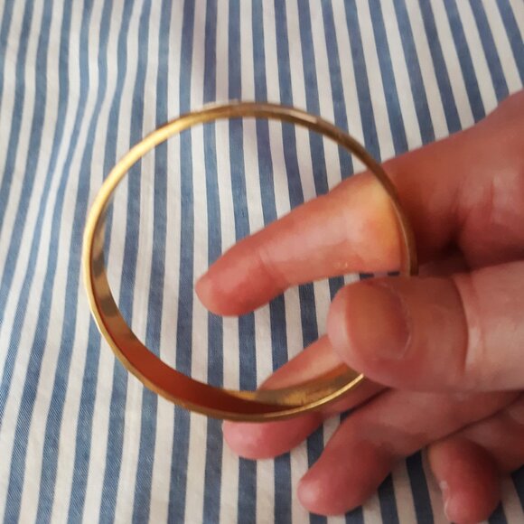 Monet Vintage 80s Bangle Bracelet Gold Tone Etched Textured Design - Picture 2 of 4